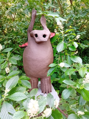 Marja Thijssen - Vleugelbeest (In garden)(Ceramic)